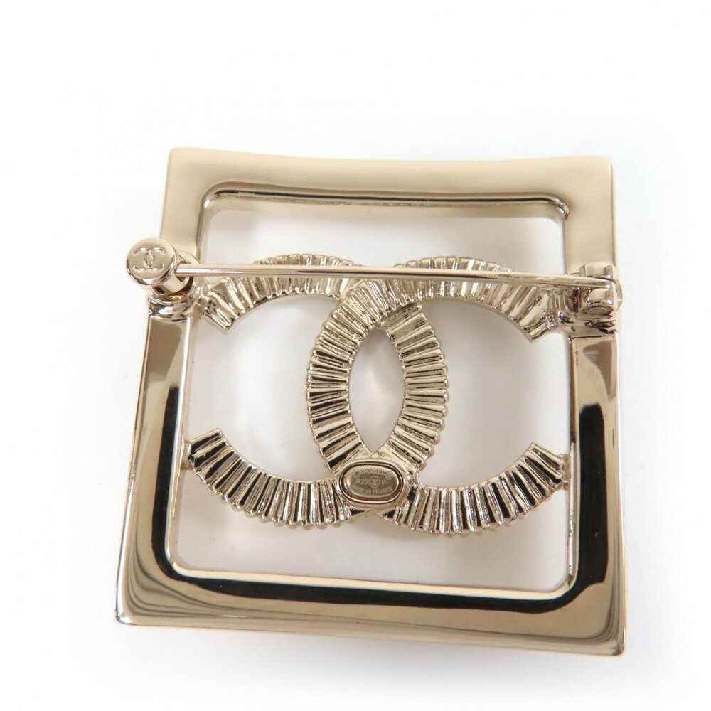 CHANEL Authentic Gold Logo Brooch - Picture 5 of 8